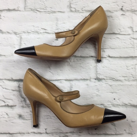 Manolo Blahnik Two Tone Mary Jane Pumps 38.5